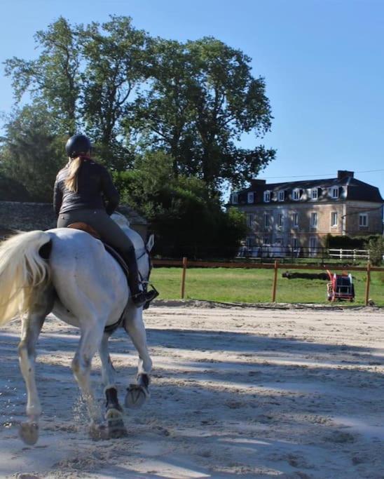 Gite Au Haras La Belle Emanville ภายนอก รูปภาพ
